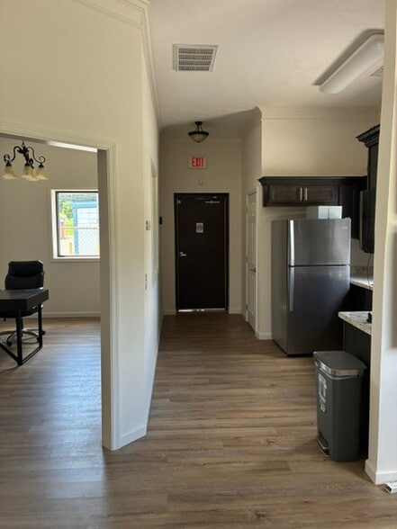 More Photos Of 1201 Highway 19E, Elizabethton Storefront Retail Office For Sale