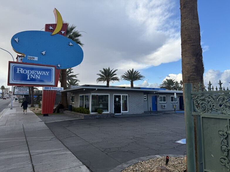 Primary Photo Of 2009 Fremont St, Las Vegas Hotel For Sale