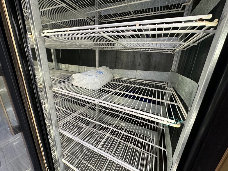 More Photos Of 1325 E Flamingo Rd, Las Vegas General Retail For Sale