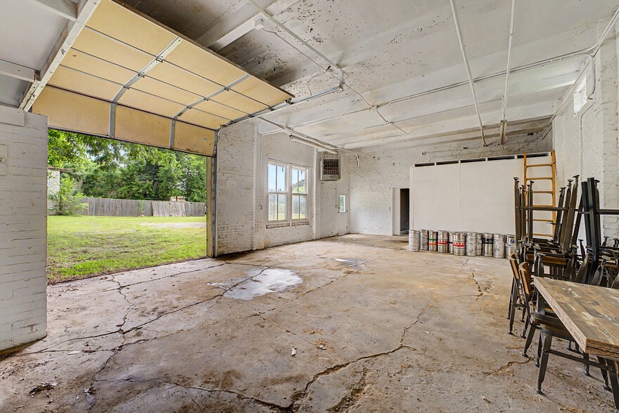 More Photos Of 1039 N Owasso Ave, Tulsa Light Manufacturing For Sale