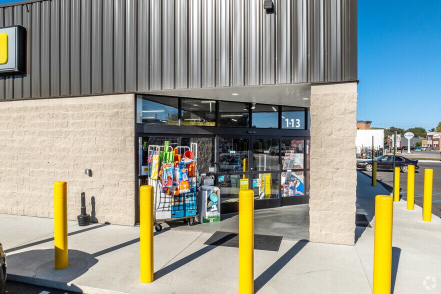 More Photos Of 113 E Main Ave, Rockford Convenience Store For Sale