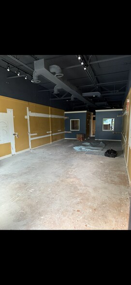 More Photos Of 42700-42900 Schoenherr Rd, Sterling Heights Unknown For Lease