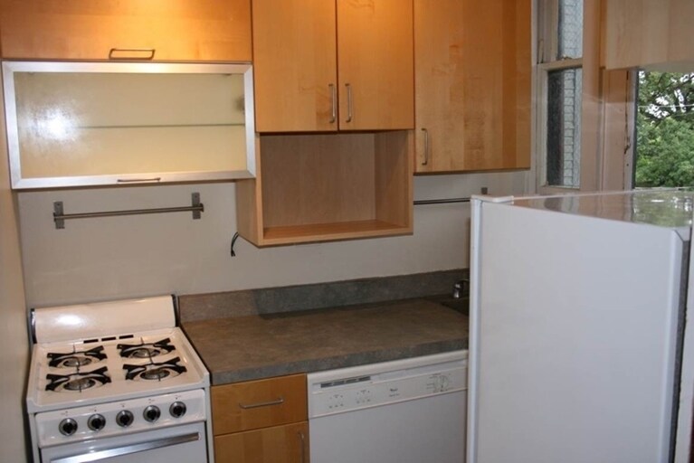 More Photos Of 811 16th St, Des Moines Apartments For Sale