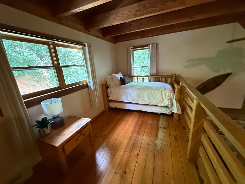 More Photos Of 1105 Fall Creek Rd, Purlear Specialty For Sale