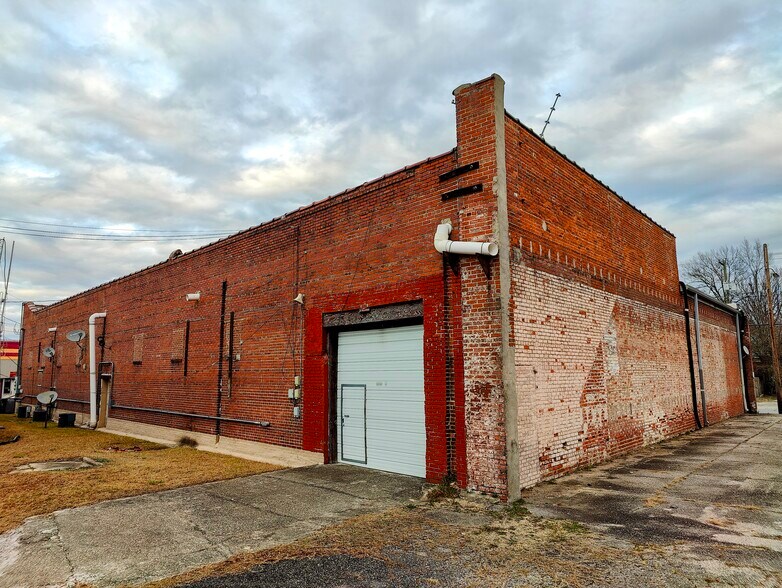 More Photos Of 105 Marigold St, Rocky Mount General Retail For Sale