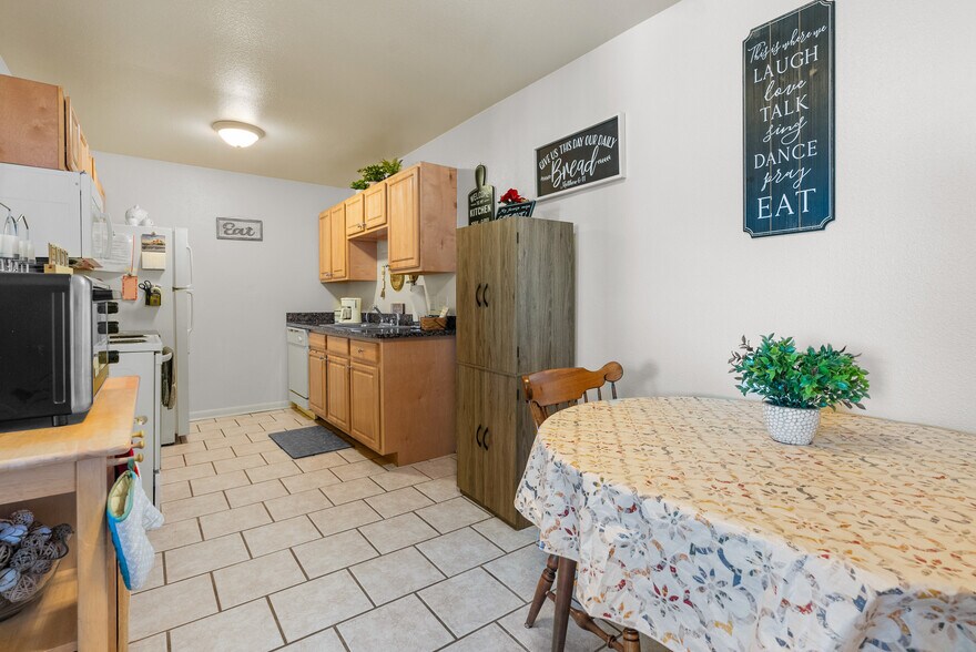 More Photos Of 350 W 4th St, Lawton Apartments For Sale