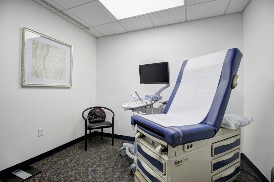 More Photos Of 23365 Hawthorne Blvd, Torrance Medical For Lease
