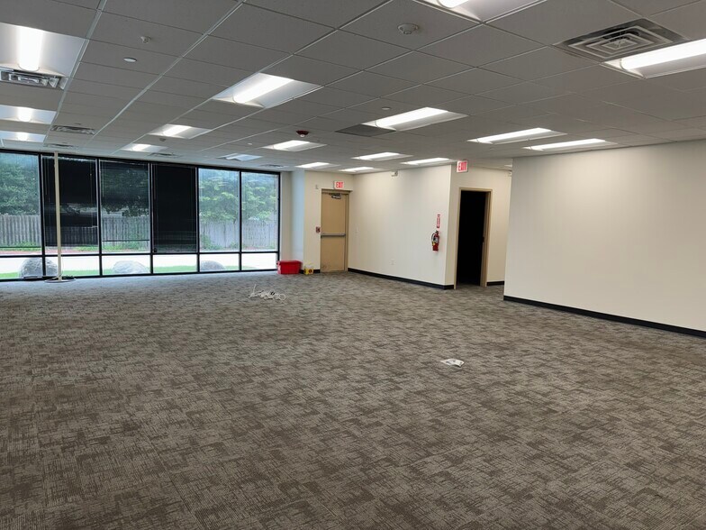 More Photos Of 211 SW Walnut St, Ankeny Office For Sale
