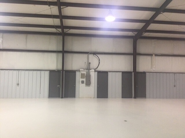 More Photos Of 30 River Ct, Cartersville Warehouse For Sale