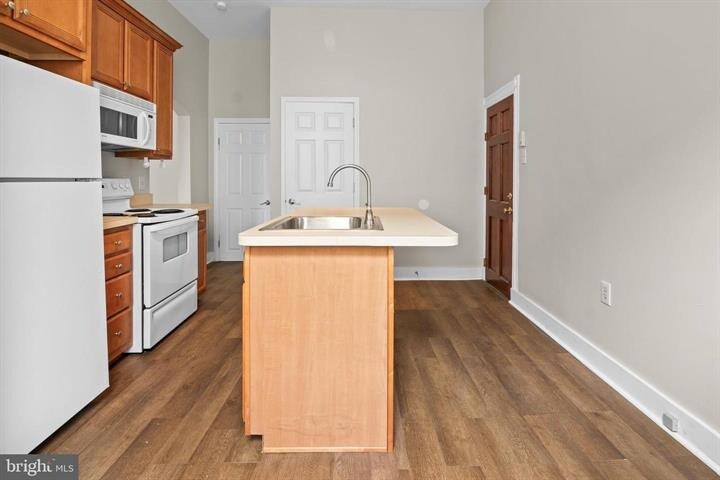More Photos Of 2112 Fleet St, Baltimore Bar For Sale