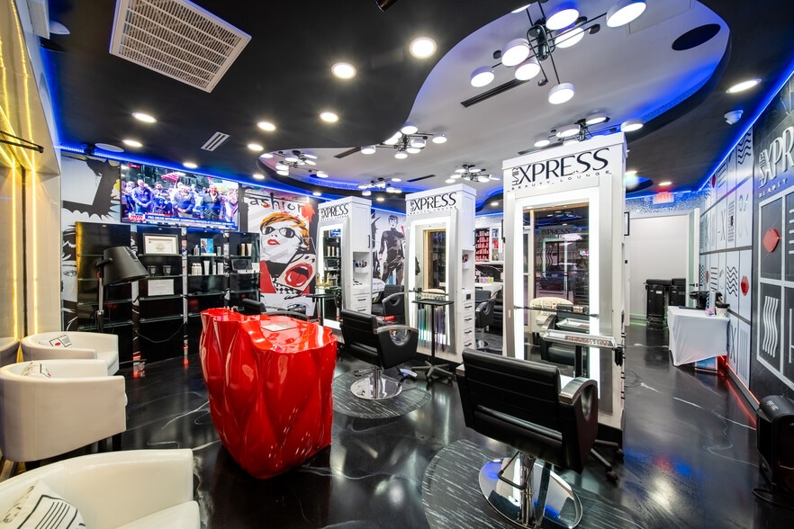 More Photos Of 1060 SW Bayshore Blvd, Port Saint Lucie Storefront Retail Office For Sale