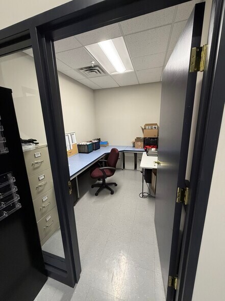 More Photos Of 15000-15100 N 23rd Ave, Plymouth Research And Development For Lease