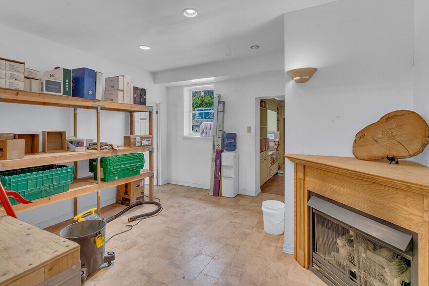More Photos Of 484 Monmouth Rd, Millstone Township Showroom For Sale