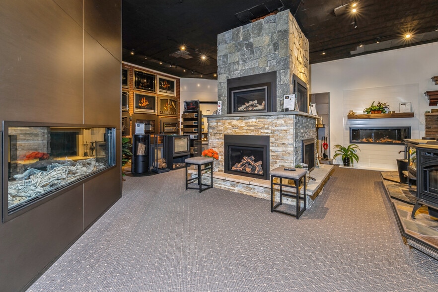 More Photos Of 318 E Main St, Patchogue Freestanding For Sale