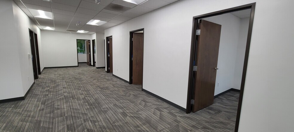 More Photos Of 2025 Madrona Ave SE, Salem Office For Lease