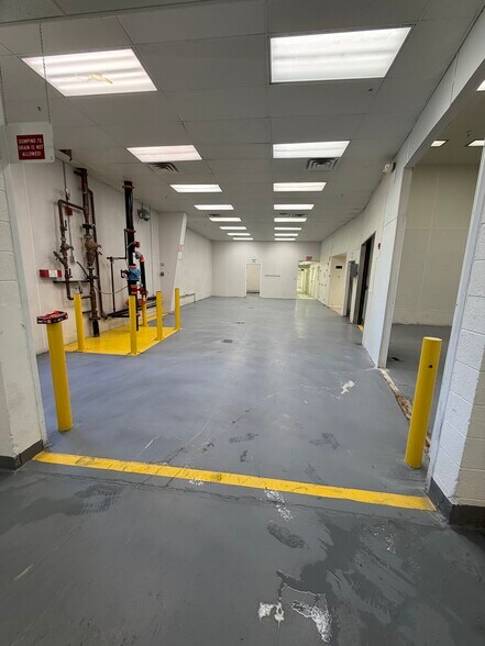 More Photos Of 150 E 400 N, Salem Manufacturing For Lease