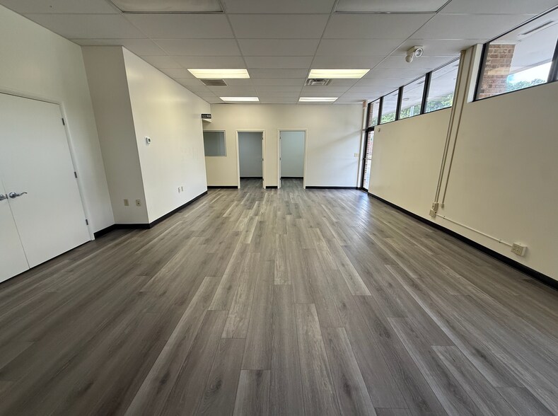 More Photos Of 3150-3160 Magic Hollow Blvd, Virginia Beach Loft Creative Space For Sale
