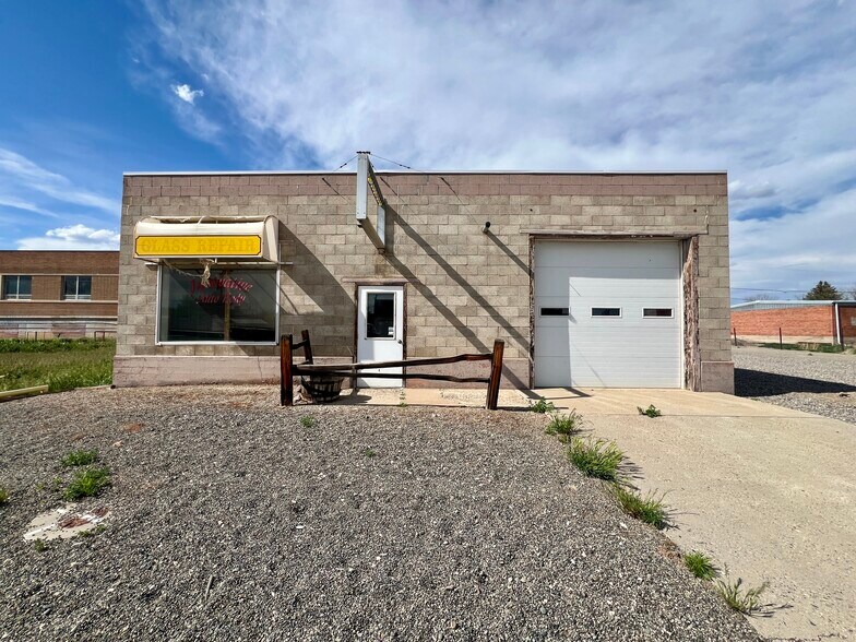 More Photos Of 524 Warren St, Thermopolis Industrial For Sale
