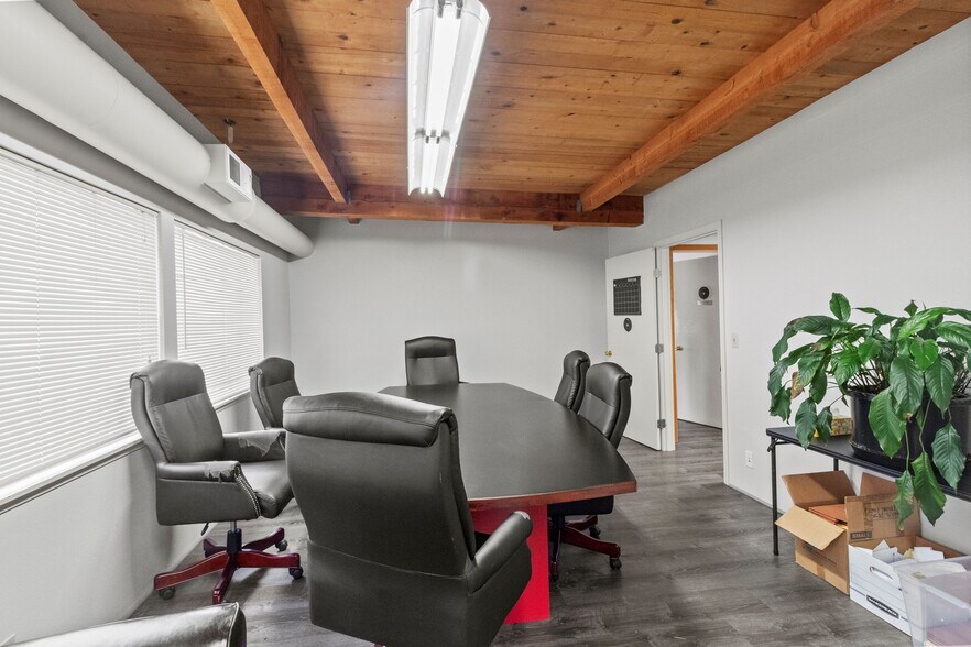 More Photos Of 1255 Pearl St, Eugene Medical For Sale