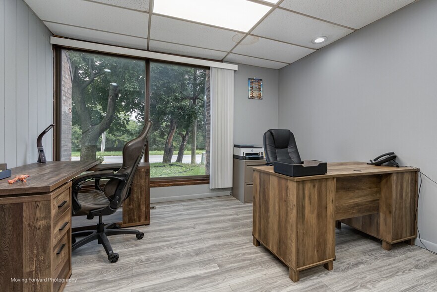 More Photos Of 2535 Bernice Rd, Lansing Warehouse For Sale