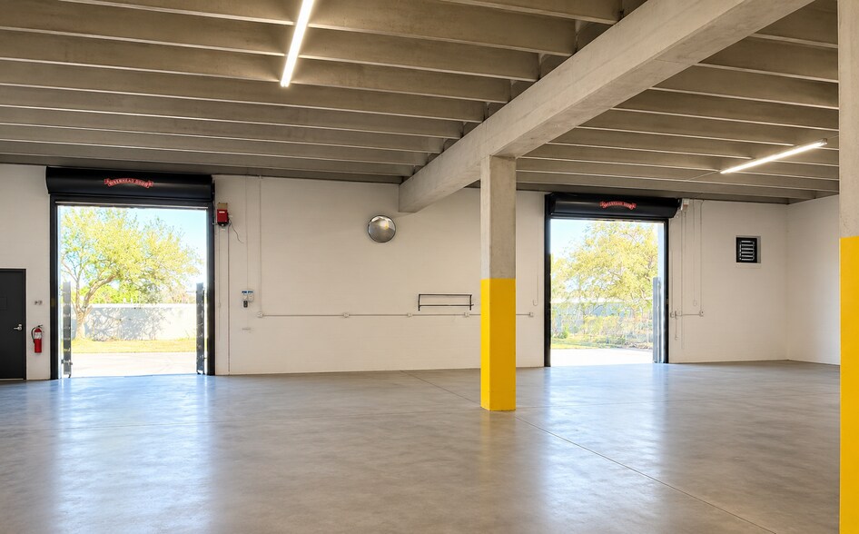 More Photos Of 12388 Starkey Rd, Largo Warehouse For Lease