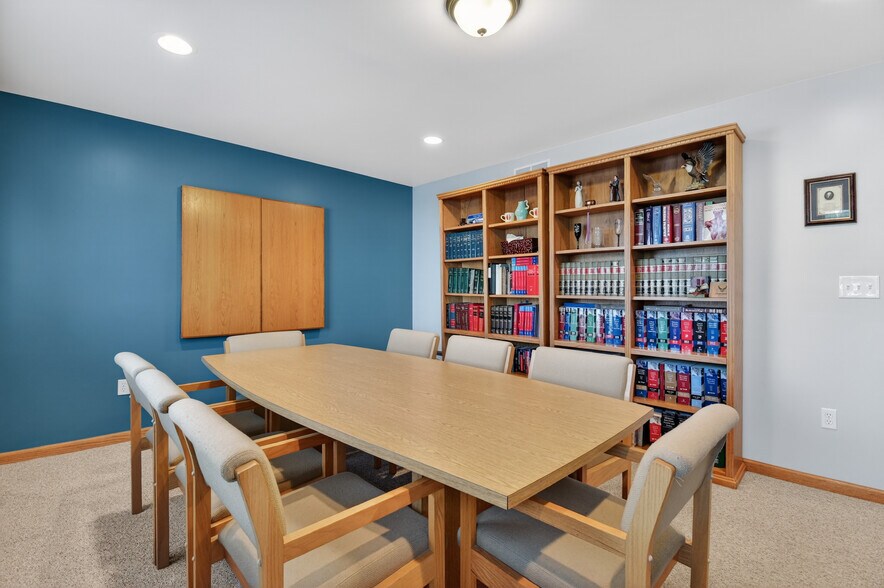 More Photos Of 175 2nd St, Belleville Office For Sale