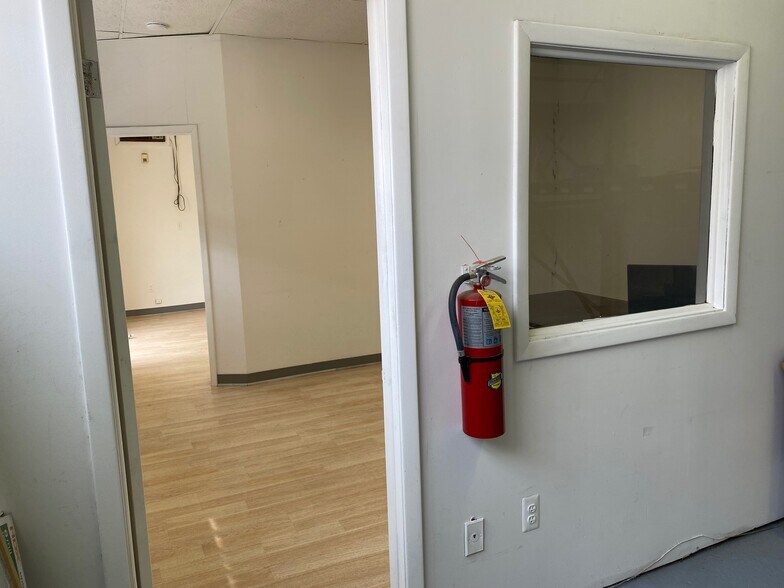 More Photos Of 238 West St, South Hackensack Warehouse For Lease