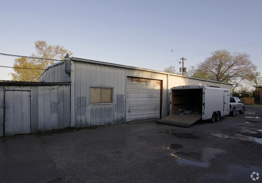 More Photos Of 12 Farrell St, Houston Warehouse For Sale