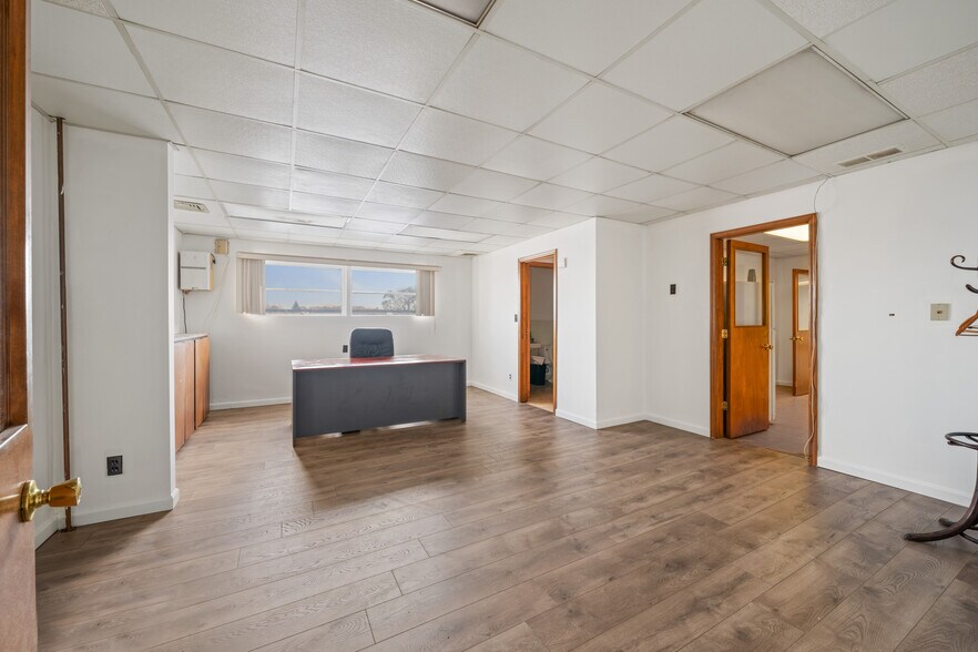 More Photos Of 115 Roosevelt Ave, Belleville Industrial For Lease