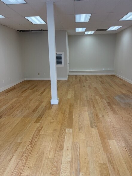 More Photos Of 1634-1642 Irving St, San Francisco Storefront Retail Residential For Lease