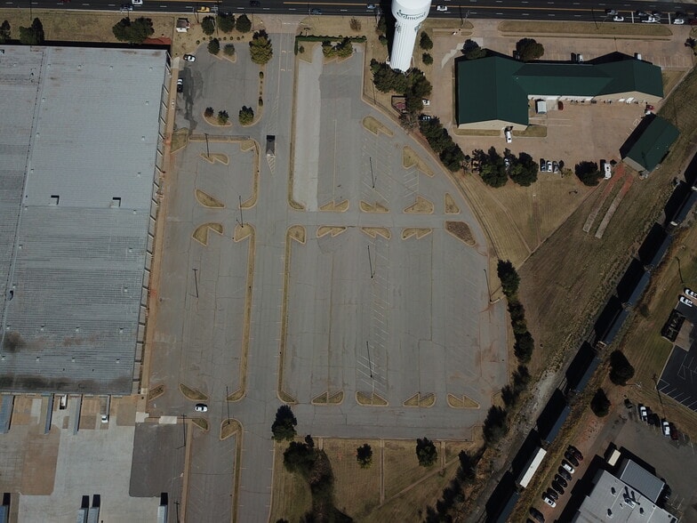 More Photos Of 3400 S Kelly Ave, Edmond Land For Lease