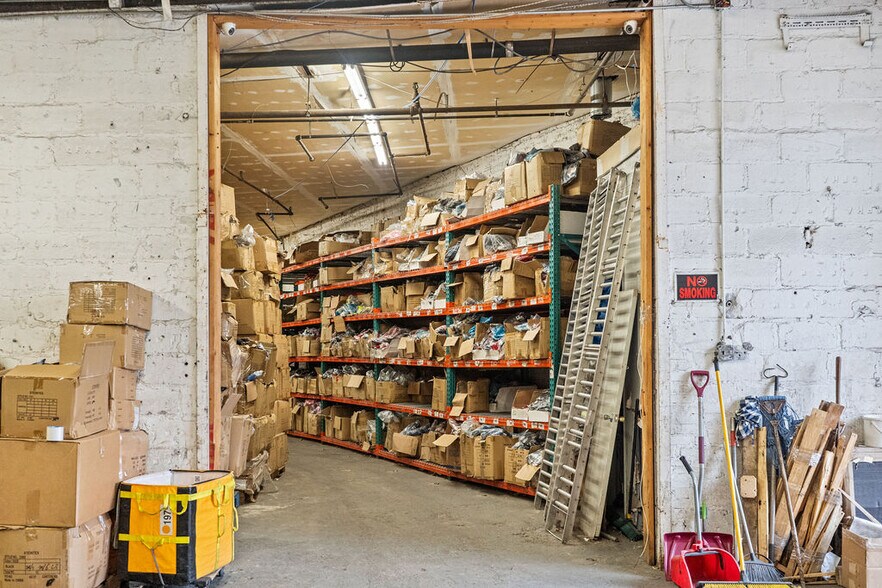 More Photos Of 15 N 15th St, Brooklyn Warehouse For Lease