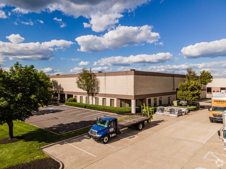 More Photos Of 15 Twinbridge Dr, Pennsauken Warehouse For Lease