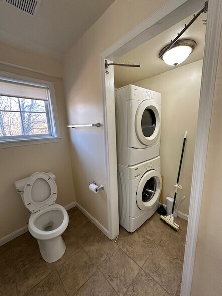 More Photos Of 19 N Bridge St, Round Hill Apartments For Sale