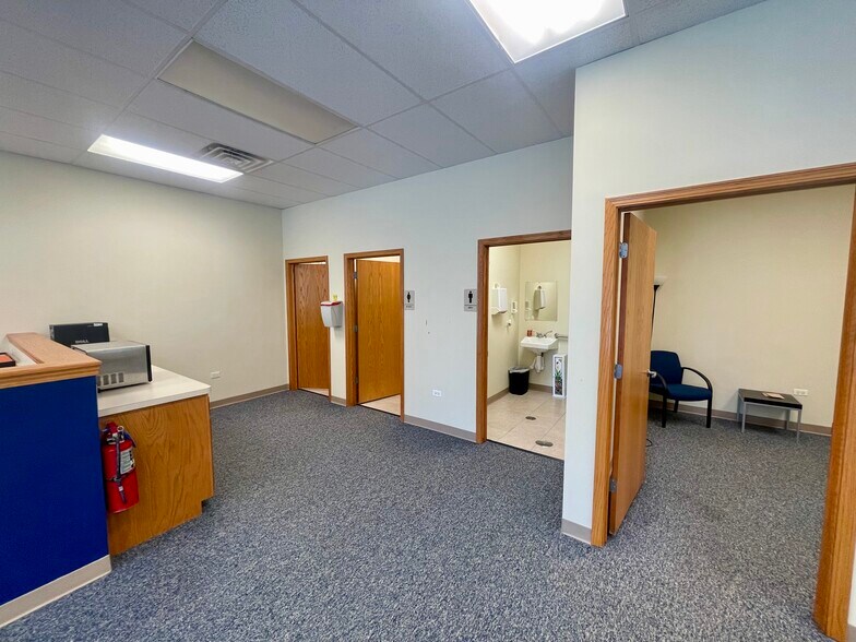 More Photos Of 2418 W Indian Trl, Aurora Office For Sale