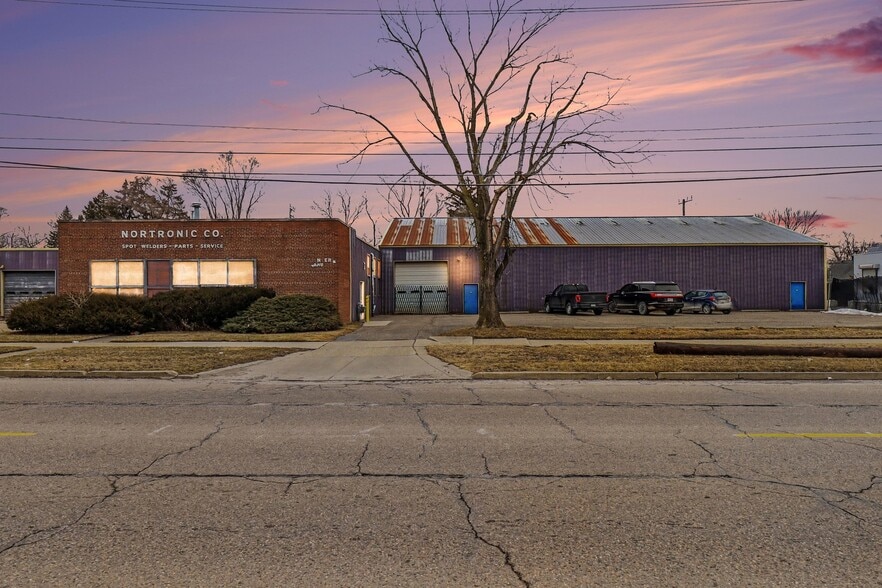 More Photos Of 20210 Sherwood St, Detroit Warehouse For Sale