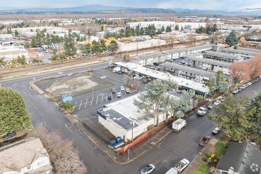 More Photos Of 13116 NE Sandy Blvd, Portland Storefront Retail Office For Sale