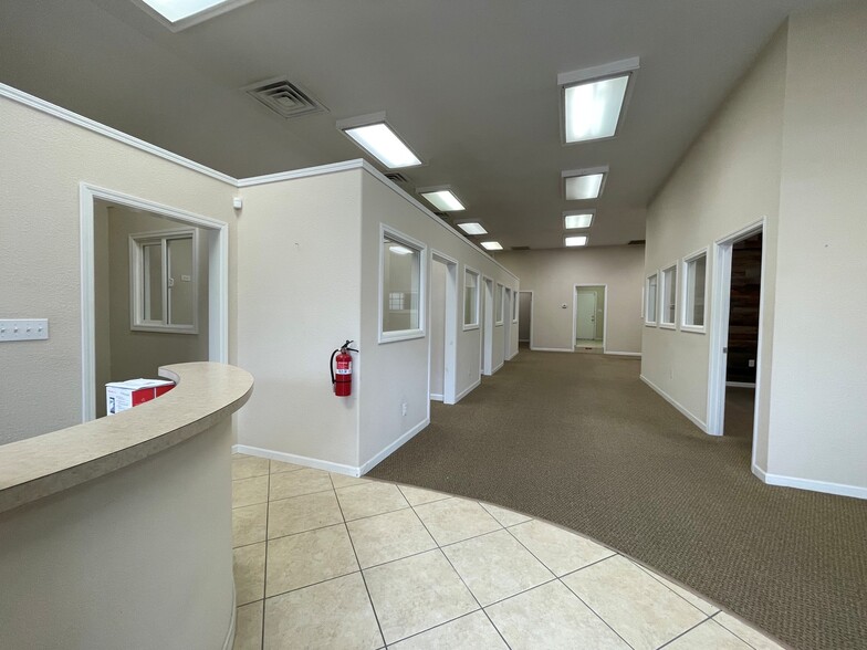 More Photos Of 130 W A St, Dixon Office For Lease