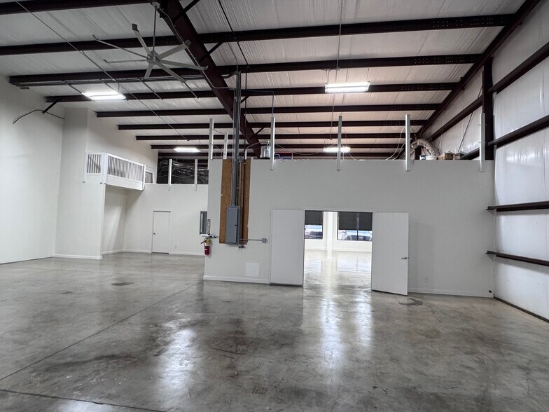 More Photos Of 2956 S Waterworks Rd, Buford Manufacturing For Lease