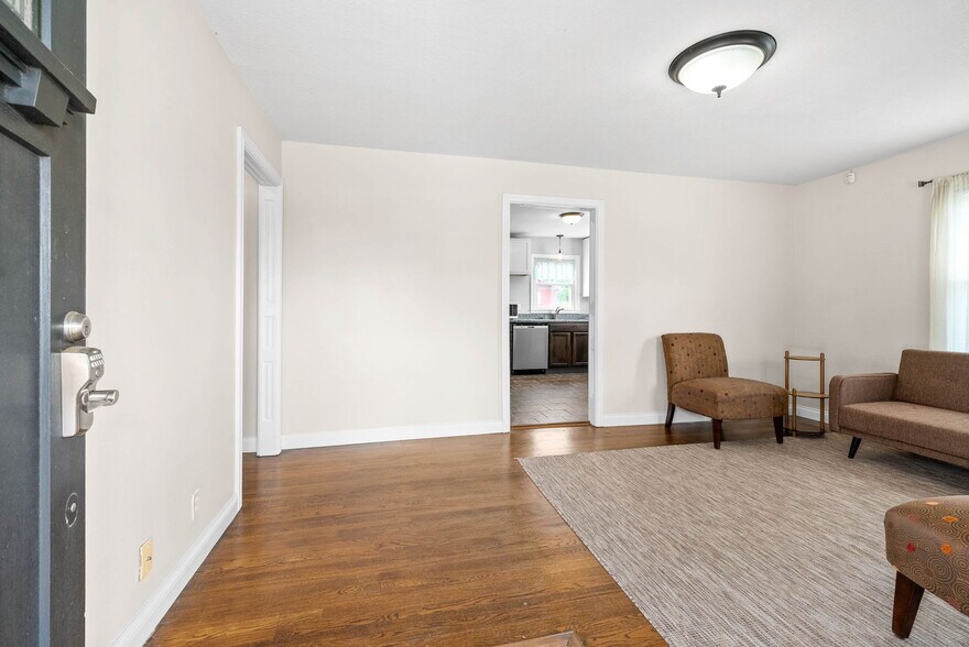 More Photos Of 1662 Golf Club Ln, Clarksville Office For Sale