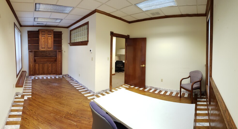 More Photos Of 300 Queen St, Southington Medical For Lease