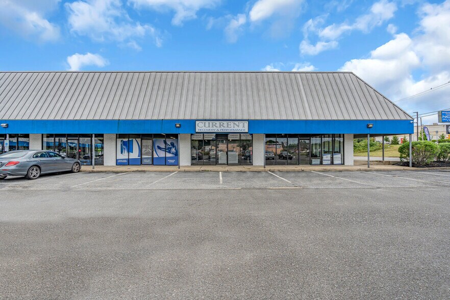 More Photos Of 781 Brick Blvd, Brick General Retail For Lease