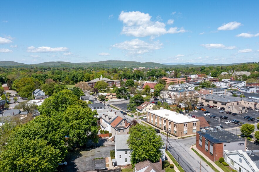 More Photos Of 15 Davis Ave, Poughkeepsie Medical For Lease