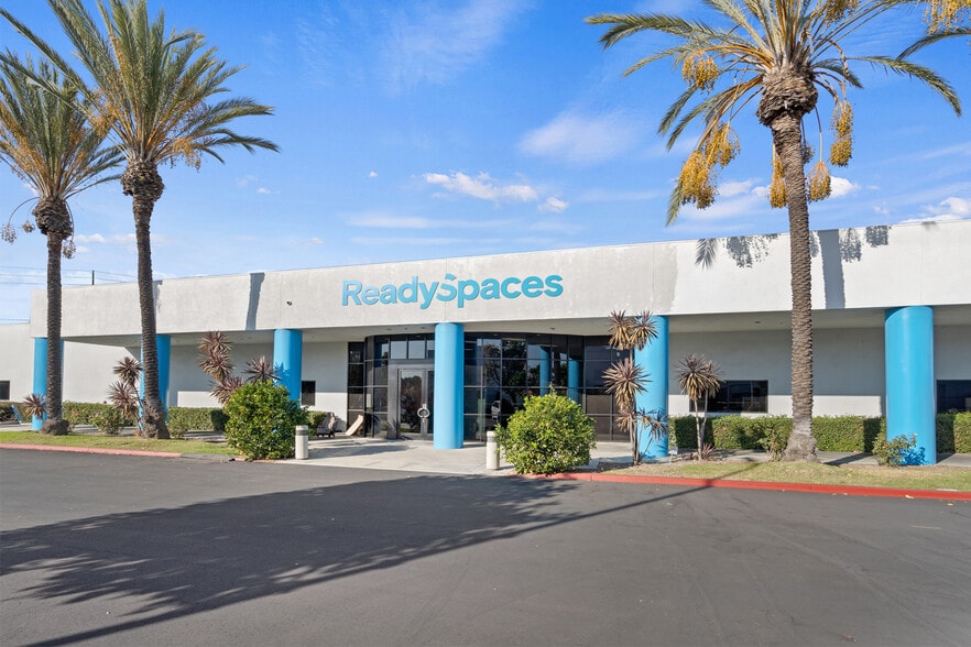 More Photos Of 3731 Warner Ave, Santa Ana Warehouse For Lease