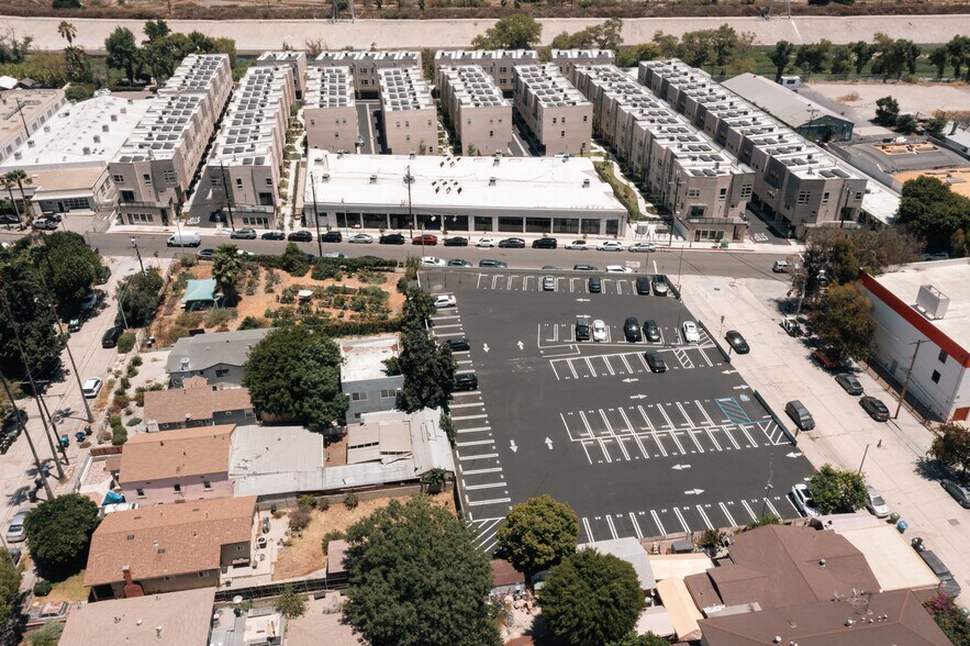 More Photos Of 1801 Blake Ave, Los Angeles Flex For Sale
