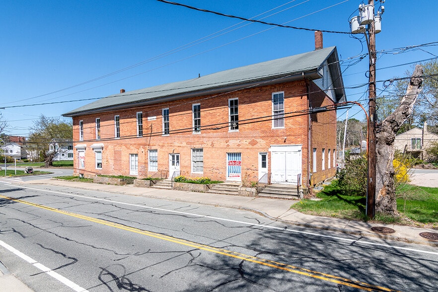 More Photos Of 1081 Main St, Hopkinton Freestanding For Sale