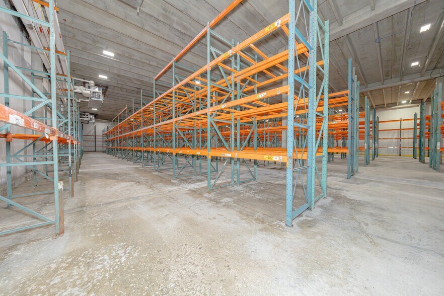 More Photos Of 18770 NE 6th Ave, Miami Refrigeration Cold Storage For Lease