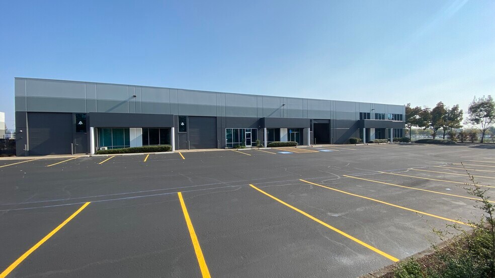 More Photos Of 6110 NE Croeni Ave, Hillsboro Industrial For Sale