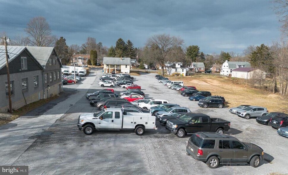 More Photos Of 1537 Bridge St, New Cumberland Auto Dealership For Lease