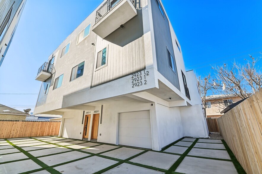 More Photos Of 2921 S Burnside Ave, Los Angeles Apartments For Sale